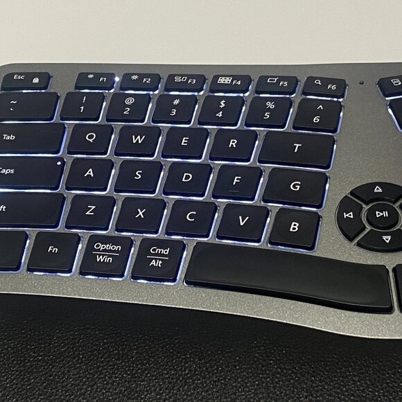 Ergonomic Backlit Wireless Keyboard EK01 Plus - Picture 11 of 12